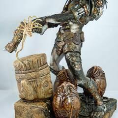 Tromblon Hunter Pedator, sculptured by Narin, with Konami Facehugger