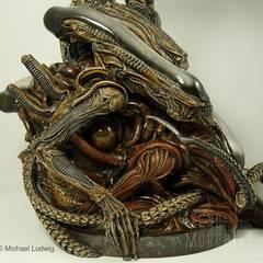 Alien Pile, sculptured by Takayuki Takeya, released by Fewture Models